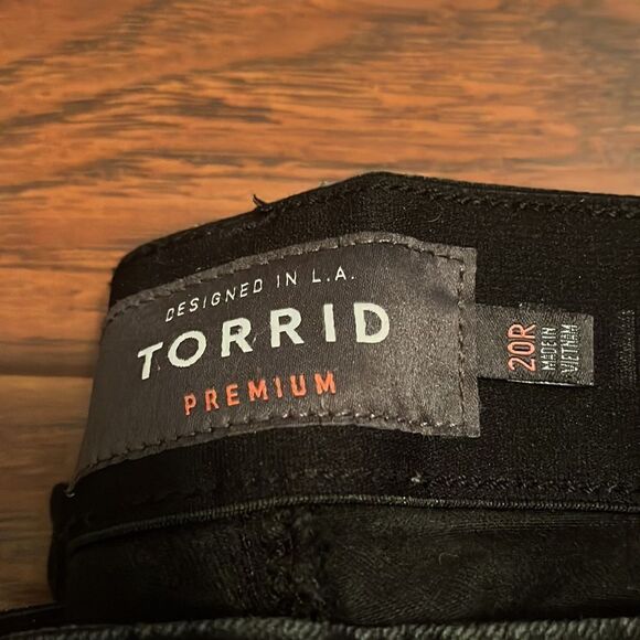 Torrid Black Distressed Ripped Bombshell Skinny Jeans - Picture 14 of 14